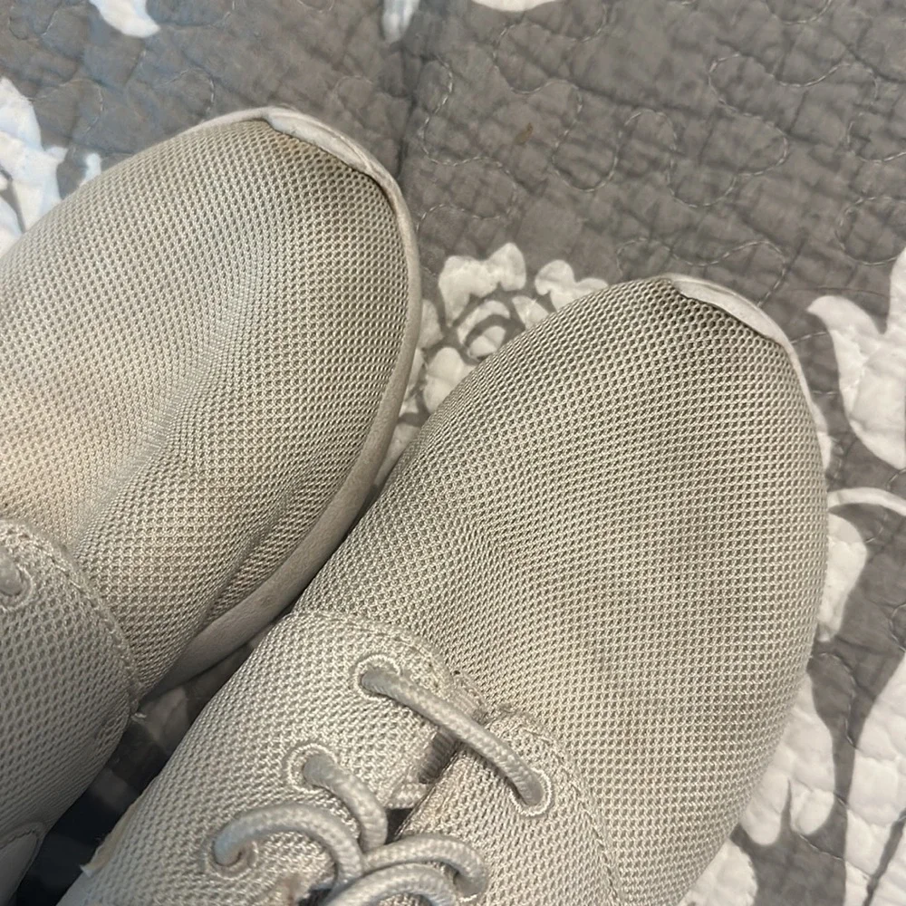 White Nike shoes size 5Y (6.5 women’s)!
